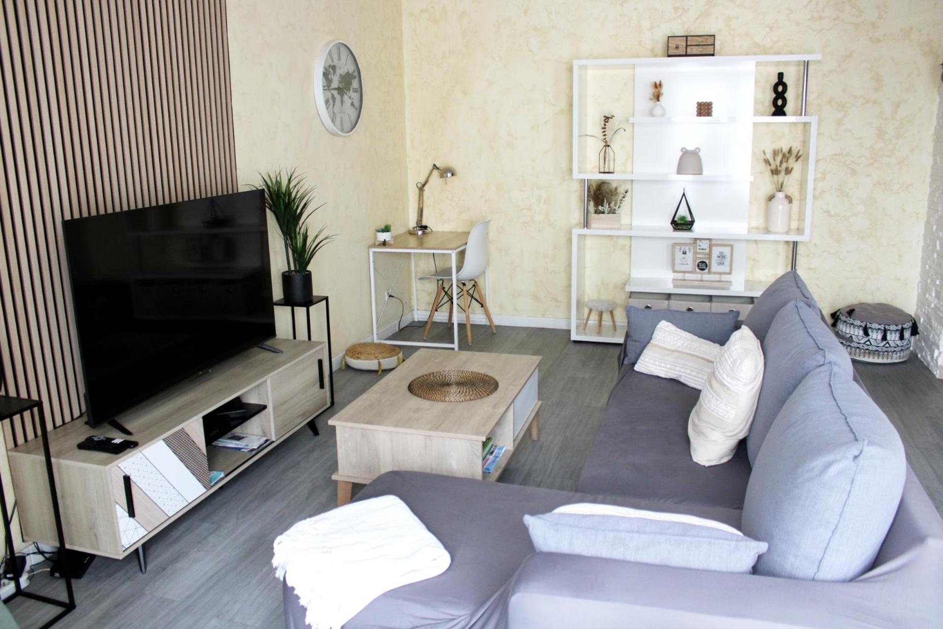 Cosy Appart - Balcon, Parking, Spacieux T2 - Proche Eurexpo Stade Saint-Priest  Exterior foto